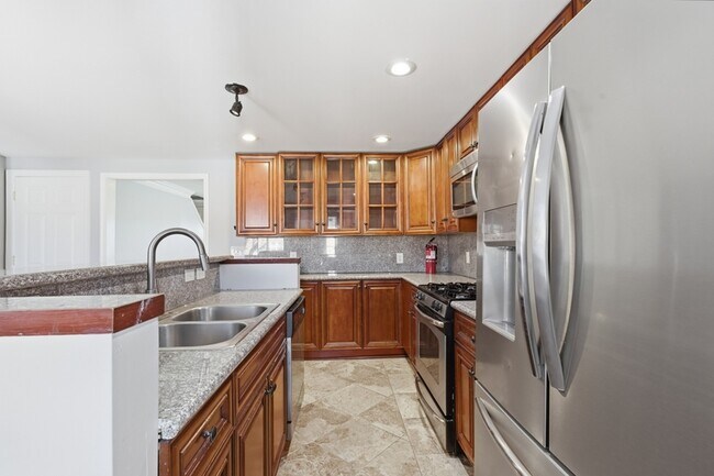 Foto del edificio - 4812 Bowland Ave