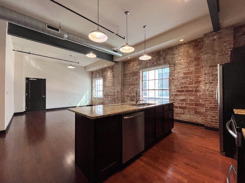 107 N Detroit Ave Unit 205, Tulsa, OK 74120 Room for Rent in Tulsa