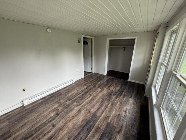 Foto del edificio - 277 Maloney Rd