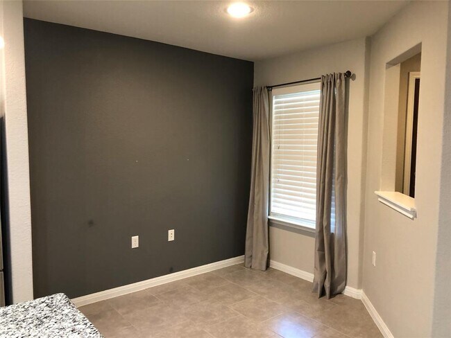 Building Photo - 411 Kickapoo Creek Ln