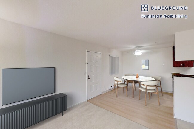 Building Photo - 1600 Villa St