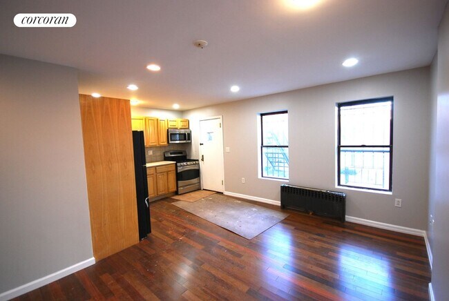 Building Photo - 763 Dawson St