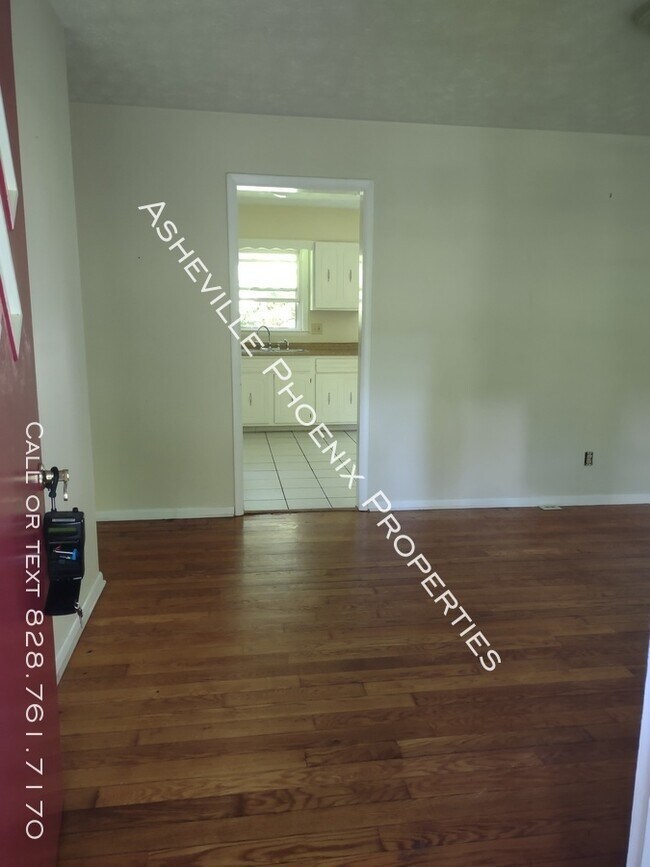 Building Photo - 509 Wilson Ave