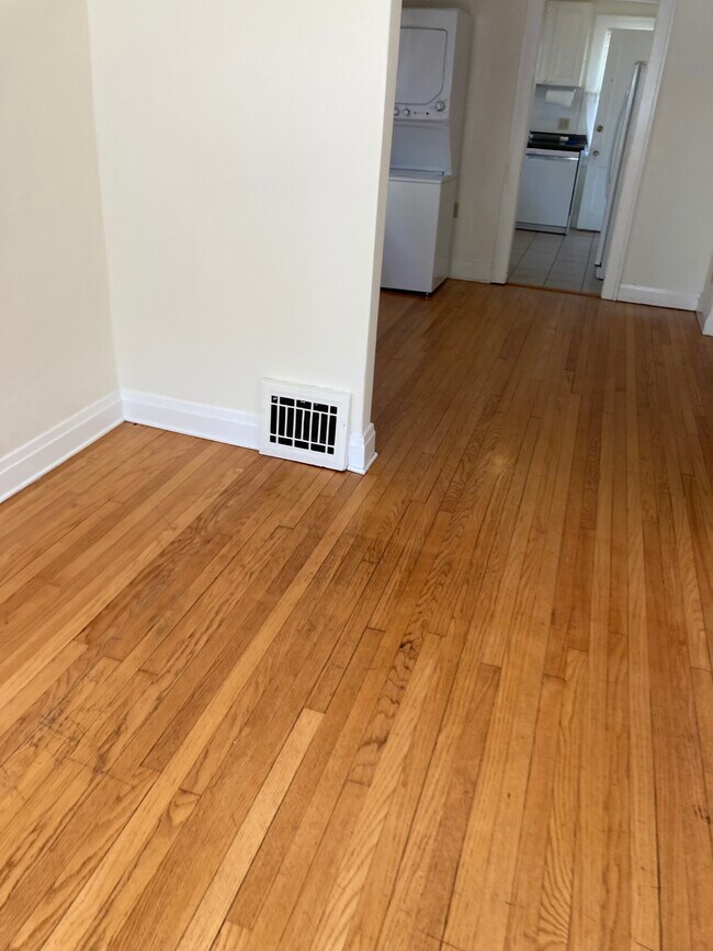 Building Photo - 1224 Spaight St