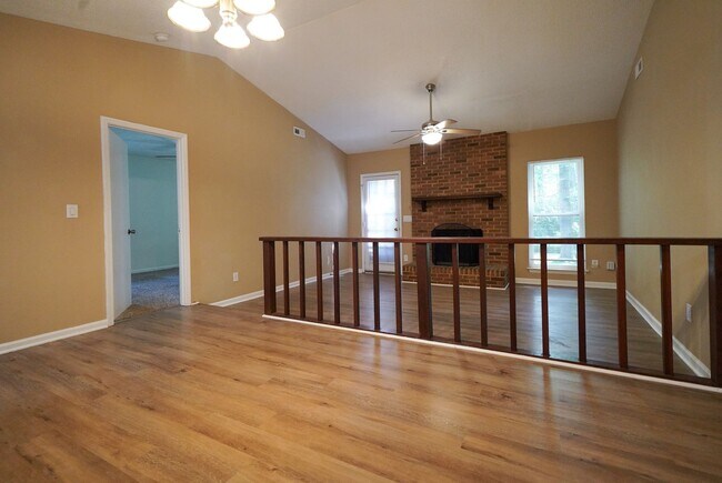 Foto del edificio - Mint Hill - 3 bed, 2 bath Large fenced bac...