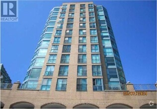 Building Photo - 140-140 Dunlop St E