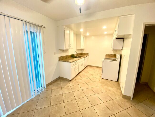 Cocina luminosa y actualizada - 2230 Gates Ave