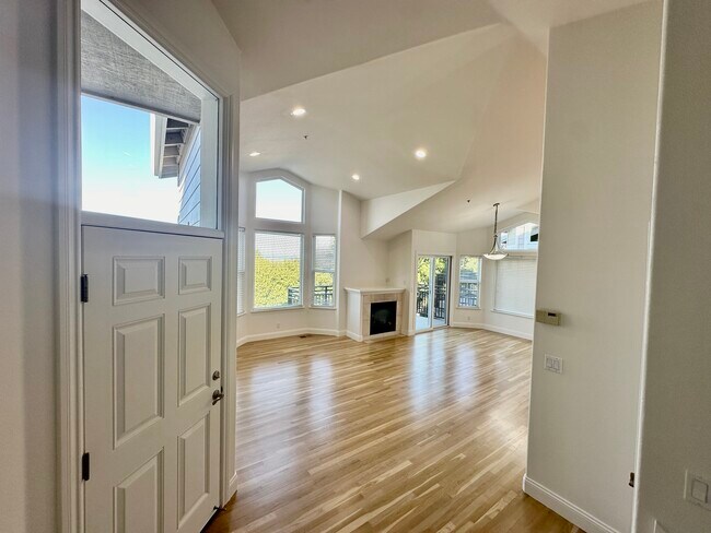 Building Photo - 264 Channing Way