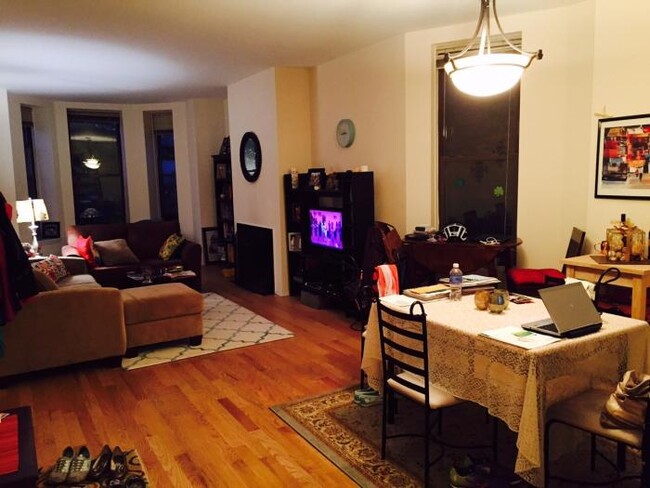 Building Photo - 2 bedroom in Chicago IL 60614
