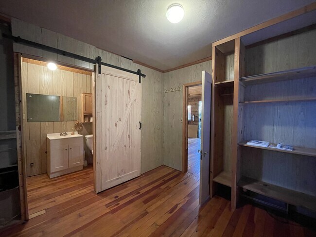 Foto del edificio - 33181 Kaylin SE Rd