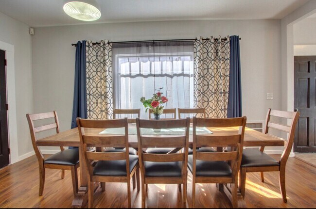 Foto del edificio - 2524 Horton Ave