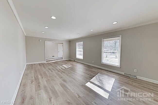 Foto del edificio - 5301 Providence Rd