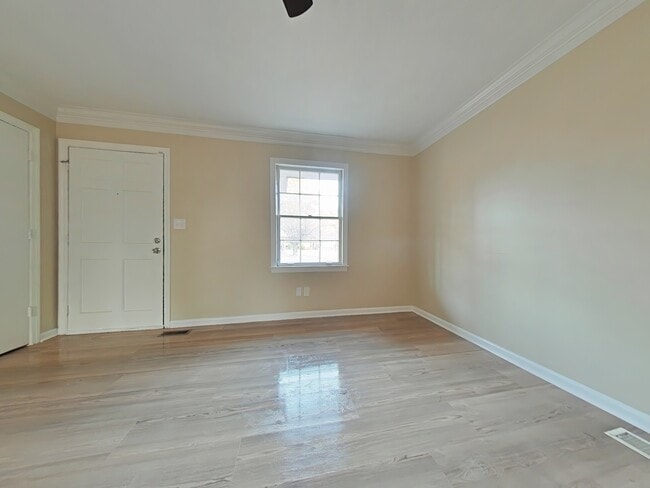 Building Photo - 257 Buckhead Rd