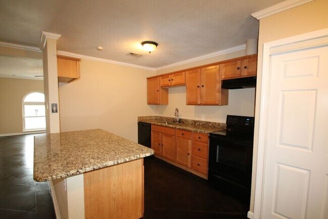Building Photo - ~ Gorgeous 3 Bedroom 2 Bathroom Home ** La...