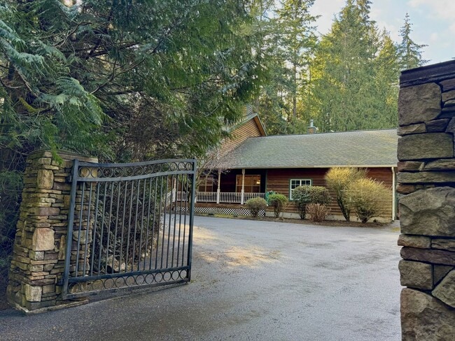 Foto del edificio - Expansive Bainbridge Island home and prope...