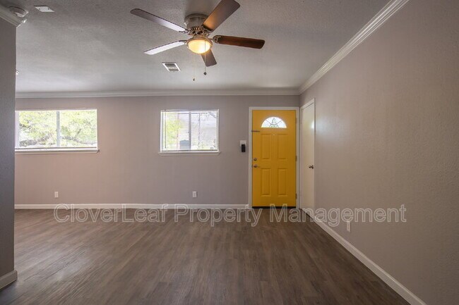 Building Photo - 2719 Gunsmoke Dr