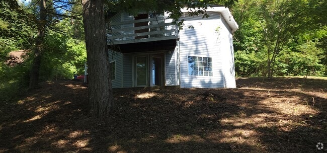 Building Photo - 543 Solar Dr
