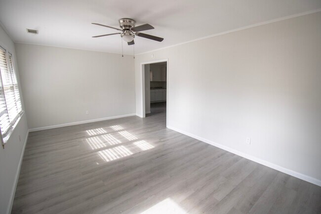 Foto del edificio - 517 E Main St