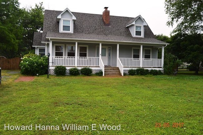 Building Photo - 121 Waters Dr