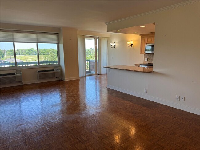 Foto del edificio - 111 Cherry Valley Ave