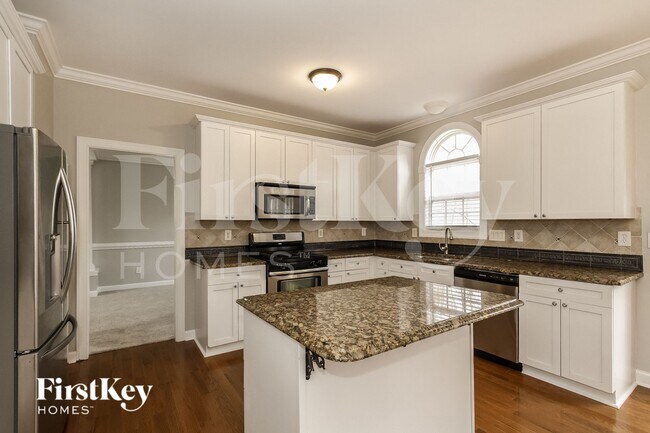 Building Photo - 152 Longboat Rd