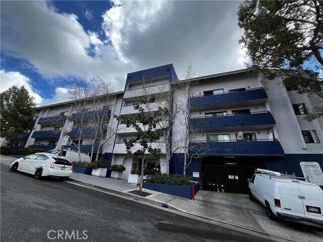Foto principal - 10982 Roebling Ave