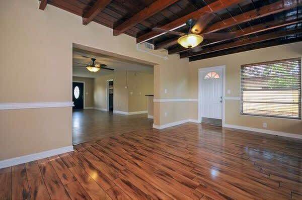 Building Photo - 1238 W Shore Dr