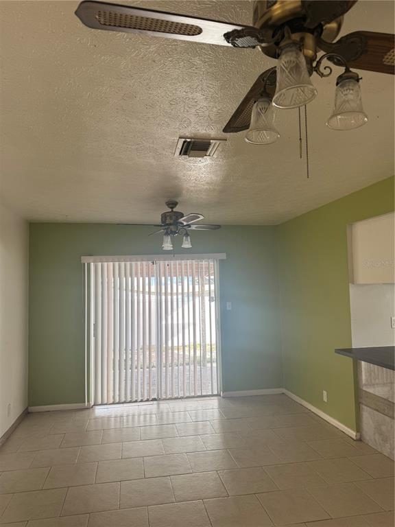 Foto del edificio - 2223 Village Ct