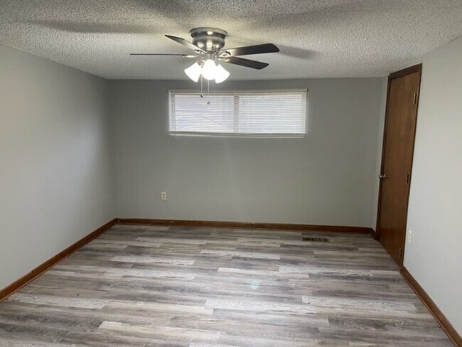 Foto del edificio - 902 Hartwell Dr