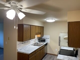 Foto del edificio - 6430 W Norwich Ave