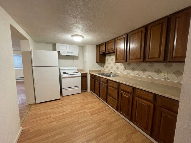 Foto del edificio - 2 Bedroom Downstairs Apartment in Winston