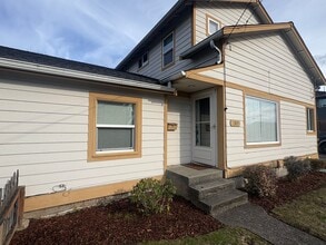 Building Photo - 1303 Silver St