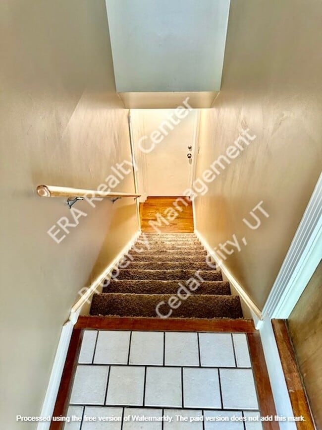Building Photo - 1 Bedroom 1 Bath Basement Apartment