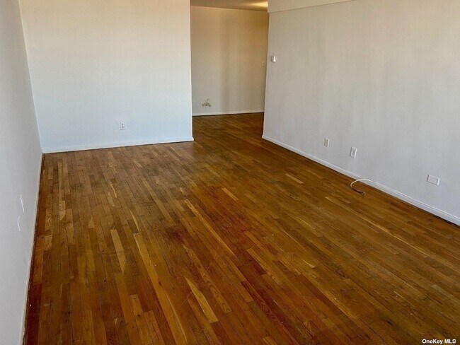 Foto del edificio - 410 E Broadway