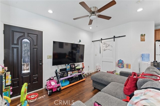 Foto del edificio - 1089 E Columbia Ave
