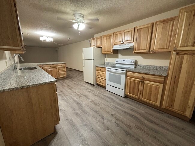 Building Photo - Tropicana Apartments