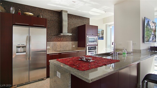 Building Photo - 4471 Dean Martin Dr
