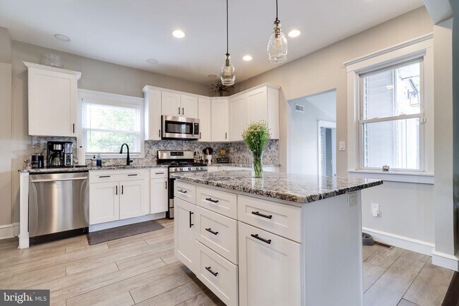 Foto del edificio - 2 Ogden Ave