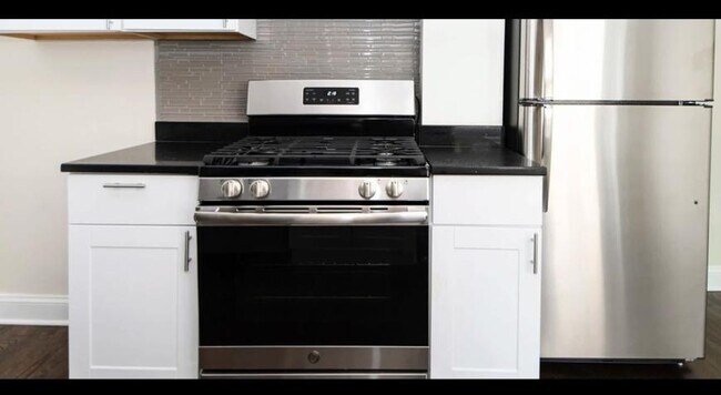 Building Photo - 0 bedroom in Chicago IL 60613