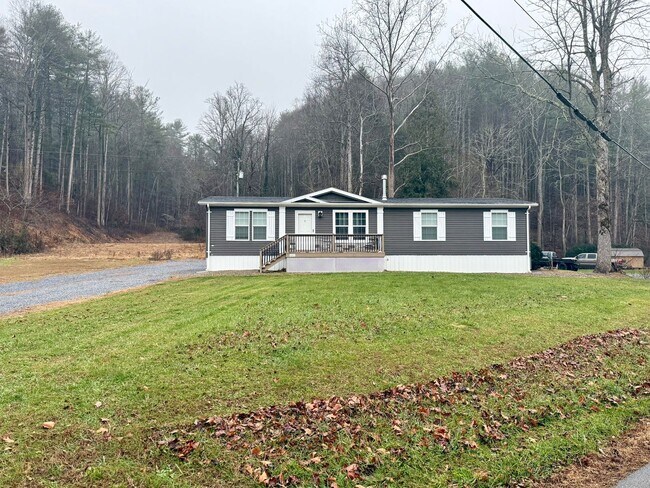 Foto del edificio - Quiet furnished retreat located in Erwin- Available NOW!