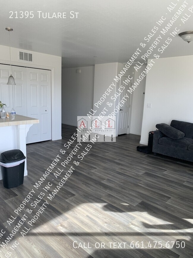 Foto del edificio - 21395 Tulare St
