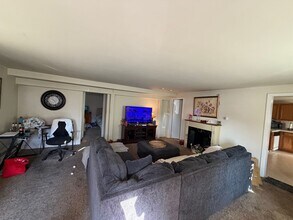 Building Photo - 192 E Main St