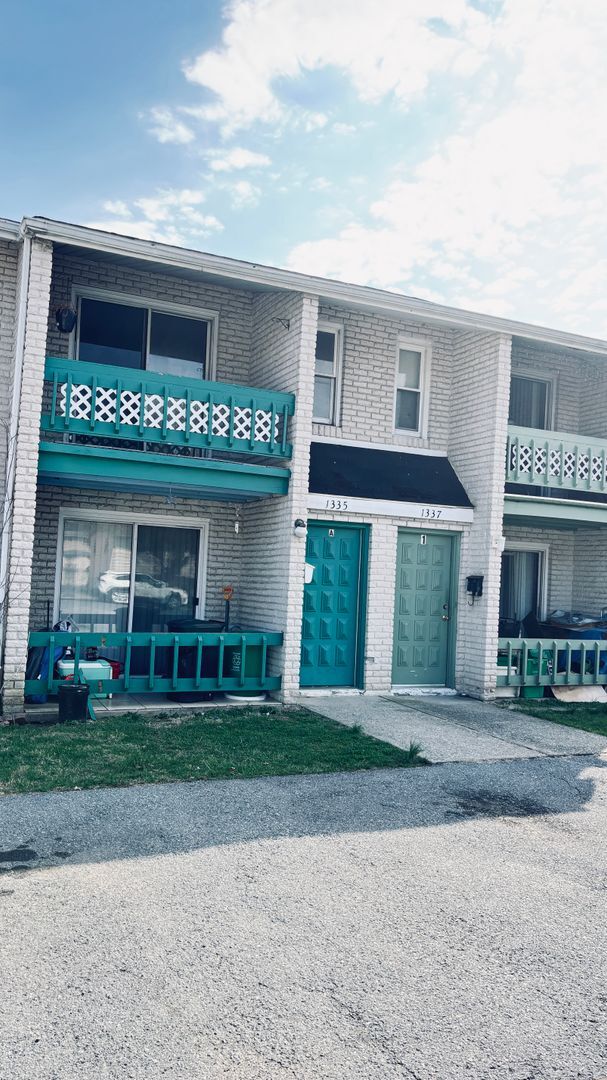 Building Photo - 1335 S Howard St