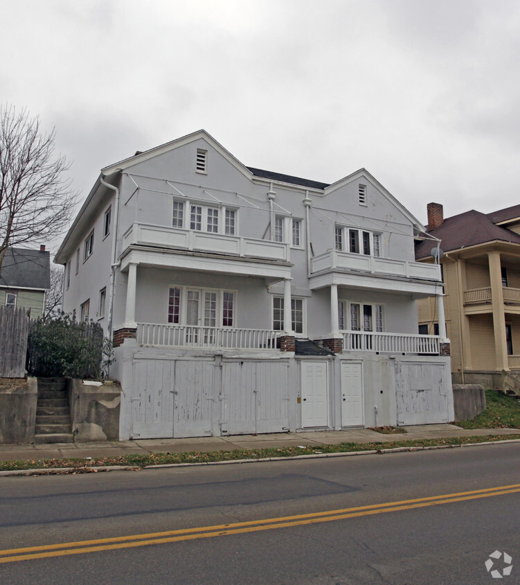Building Photo - 10-12 W Helena St