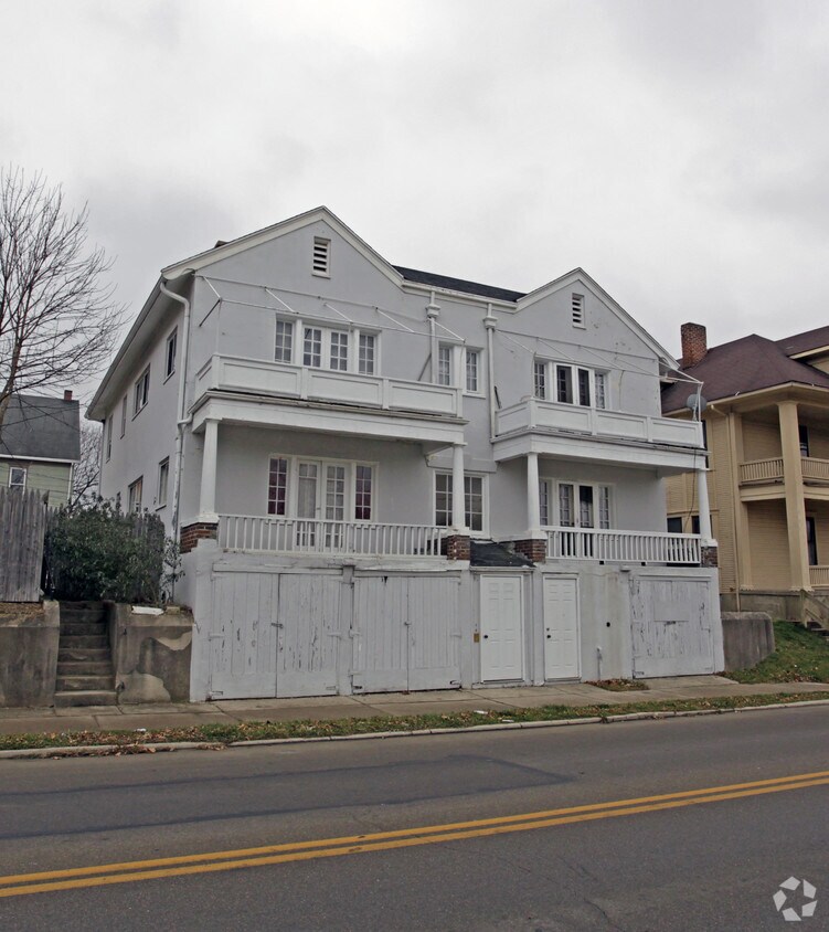 Foto del edificio - 10-12 W Helena St