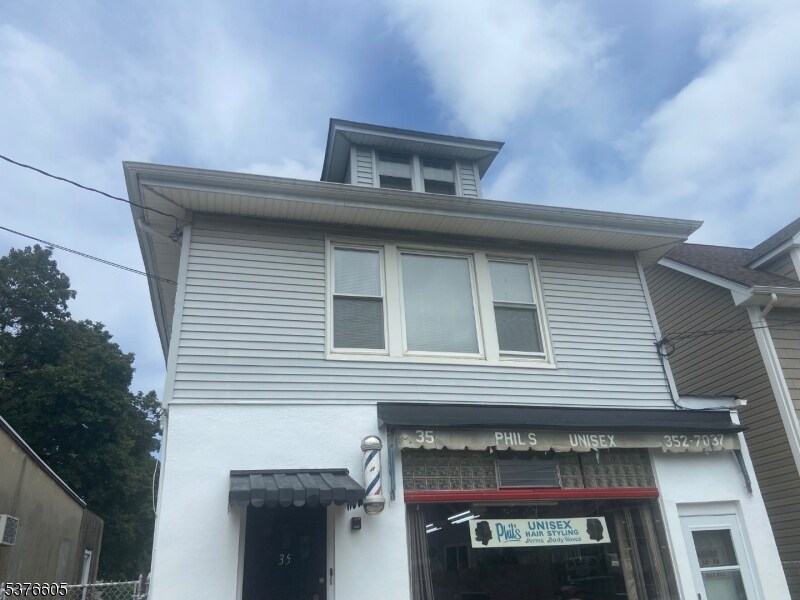 Foto principal - 35 Coe Ave