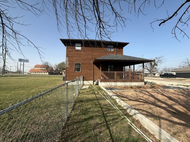 Building Photo - 411 W Avenue K