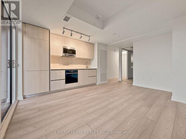 Photo du bâtiment - 110 Broadway Ave