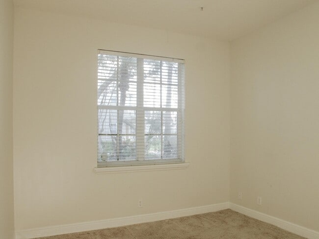 Building Photo - 124 Jesup Ln