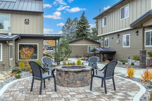 Pozo de fuego - Lakeside Place Apartments